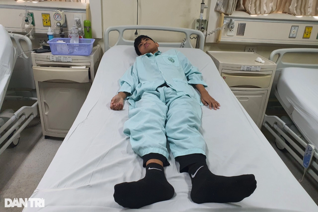 Hai anh em ruột mắc bệnh hiếm gặp, khẩn cầu cơ hội được tái sinh - 4 Hai anh em ruột mắc bệnh hiếm gặp, khẩn cầu cơ hội được tái sinh - 4