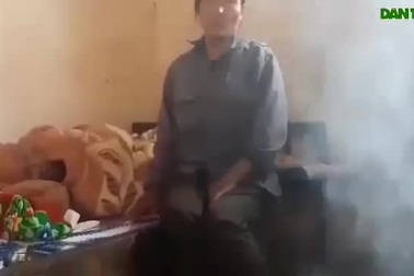 Cám cảnh gia đình bạo bệnh với nhiều thế hệ sinh sống.