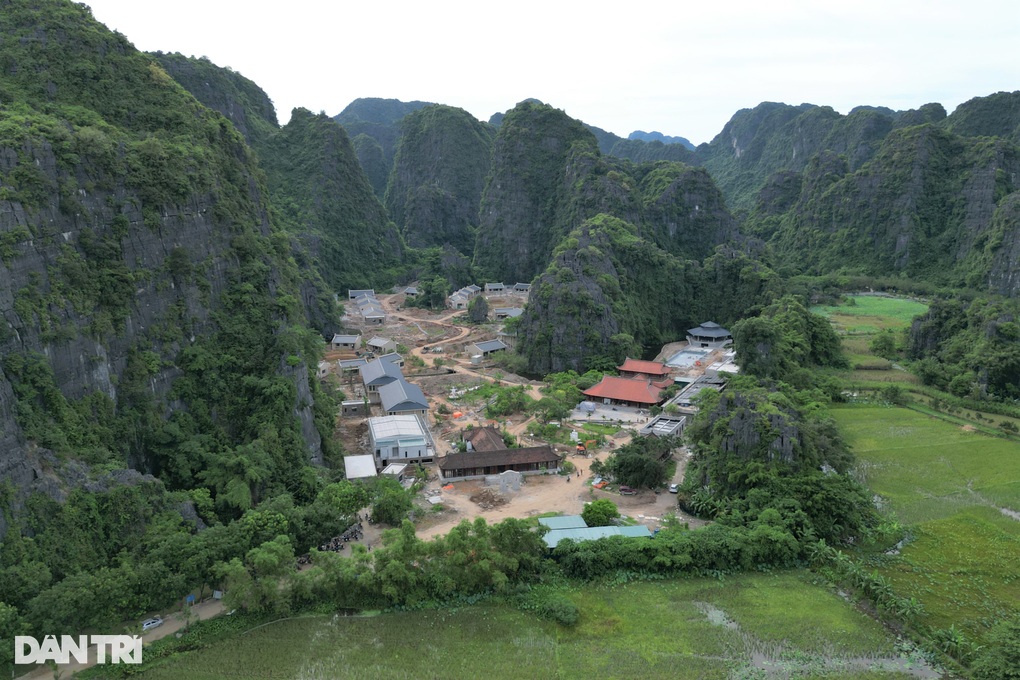 Khu nghỉ dưỡng xây dựng vi phạm giữa vùng lõi di sản thế giới Tràng An - 5 Khu nghỉ dưỡng xây dựng vi phạm giữa vùng lõi di sản thế giới Tràng An - 5