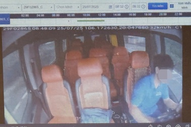 Bị CSGT xử phạt, tài xế xe khách nói "sau hôm nay chắc chắn bỏ nghề"