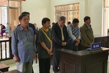 Khởi tố nguyên Trưởng phòng TN&MT tiếp tay biến đất công thành "đất ông"