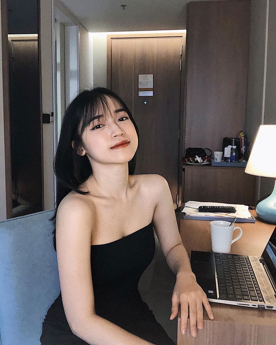 Bị cười cợt vì kém xinh, cô gái lột xác khiến bao người sửng sốt - 12 Bị cười cợt vì kém xinh, cô gái lột xác khiến bao người sửng sốt - 12