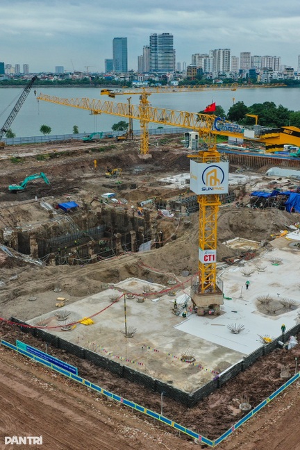 Toàn cảnh đại công trường xây nhà hát Opera Hà Nội bên hồ Tây