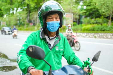 Ngày chạy 20 tiếng, tài xế xe công nghệ sợ vợ "bỏ đi lúc nào chẳng hay"