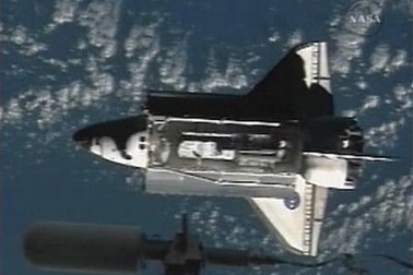 Tàu vũ trụ Discovery đã tới Trạm vũ trụ quốc tế