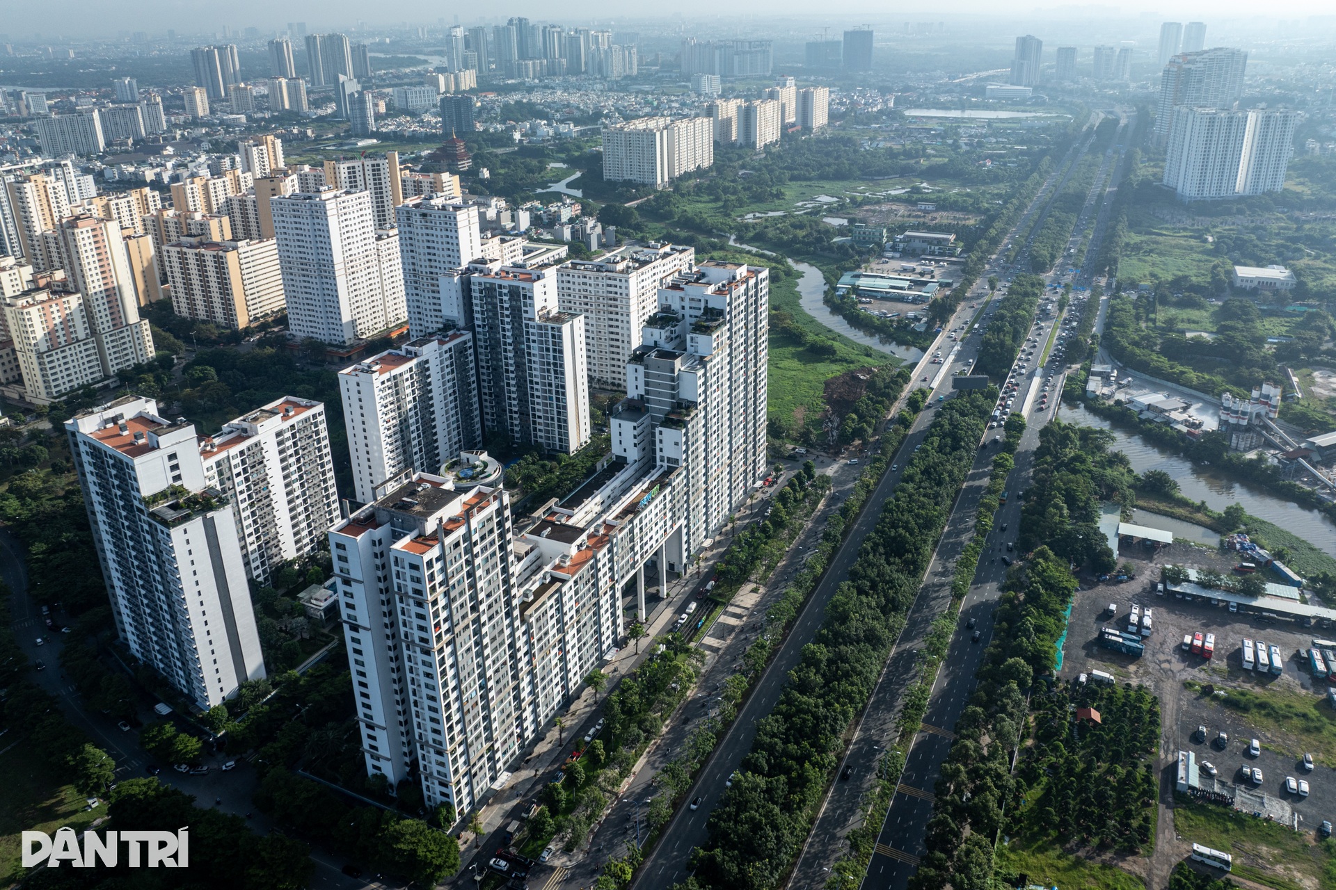 Ngắm tuyến đường mở làn ưu tiên cho xe đạp đầu tiên ở TPHCM - 12 Ngắm tuyến đường mở làn ưu tiên cho xe đạp đầu tiên ở TPHCM - 12