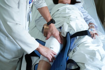 Đau khớp gối nhiều năm kèm sưng phù toàn thân là dấu hiệu của bệnh gì?