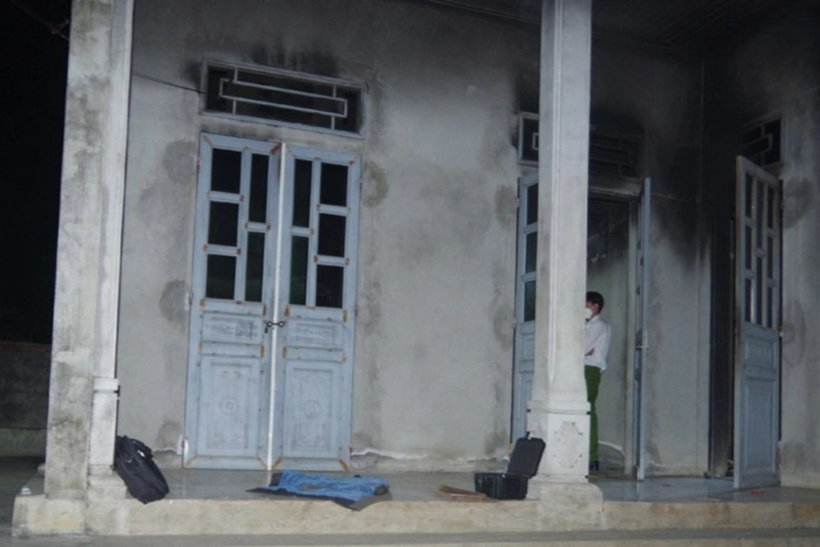 Đốt nhà người khác vì mâu thuẫn tình cảm, nợ nần - 1 Đốt nhà người khác vì mâu thuẫn tình cảm, nợ nần - 1