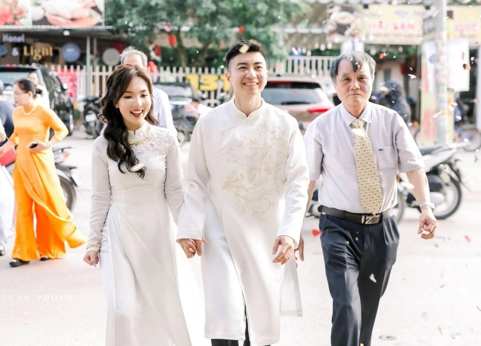Đám hỏi có một không hai, chú rể... chạy bộ 4km đến nhà cô dâu - 5 Đám hỏi có một không hai, chú rể... chạy bộ 4km đến nhà cô dâu - 5