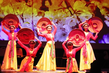 Những nét đẹp văn hóa Việt "tỏa sáng" trên đất Pháp