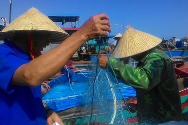 Ngư dân hào hứng chuẩn bị chuyến ra khơi đầu năm