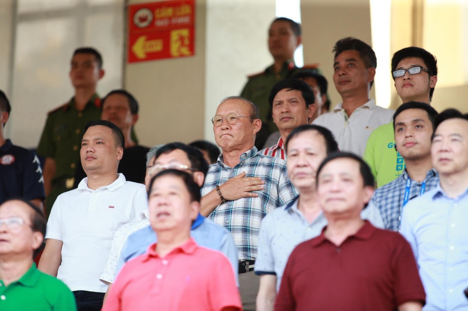 Vắng Công Phượng, TPHCM bị chia điểm ở Lạch Tray - 1