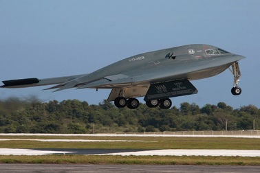 6 máy bay ném bom của Mỹ cất cánh giữa lúc căng thẳng ở Trung Đông