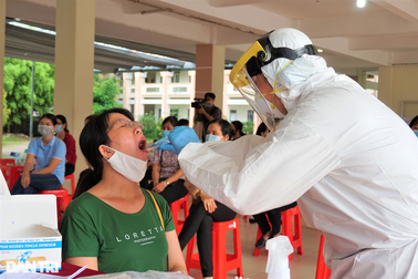 Một trạm y tế gian lận gần 400 triệu đồng tiền xét nghiệm Covid-19