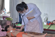 10 trẻ mầm non nhập viện: Nghi do ăn sữa chua nhà trường tự làm