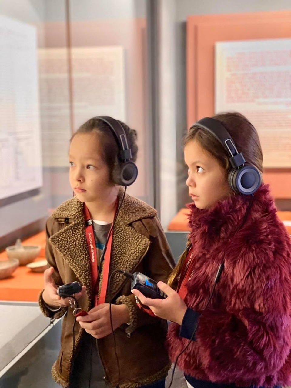 Diva Hồng Nhung xúc động mùa Noel hai con biết tự chăm nhau lúc mẹ bận - 8 Diva Hồng Nhung xúc động mùa Noel hai con biết tự chăm nhau lúc mẹ bận - 8