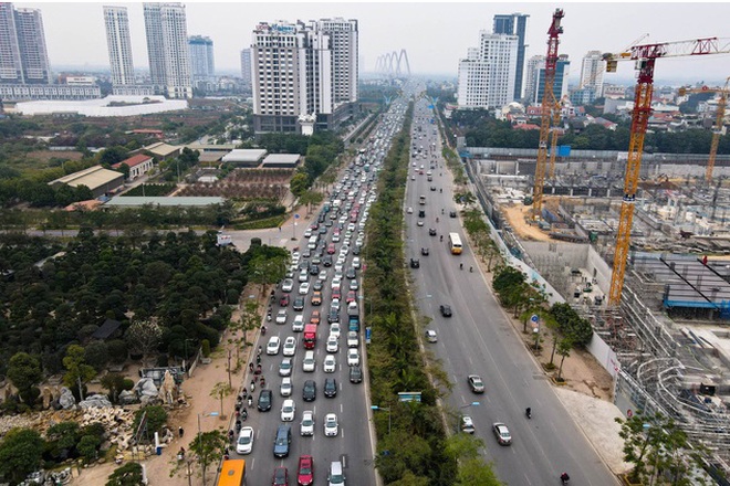 Hàng nghìn ôtô chôn chân tại cầu Nhật Tân ngày cuối kỳ nghỉ lễ - 2 Hàng nghìn ôtô chôn chân tại cầu Nhật Tân ngày cuối kỳ nghỉ lễ - 2