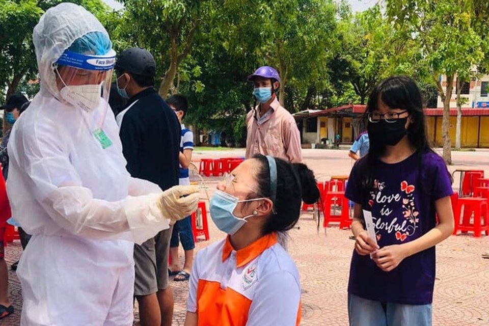 Sinh viên xuất quân chi viện điểm nóng Covid, hàng ngàn HS,GV phải cách ly - 6 Sinh viên xuất quân chi viện điểm nóng Covid, hàng ngàn HS,GV phải cách ly - 6
