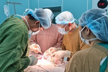 Nam thanh niên "gãy súng" vì xe máy tông đúng lúc đang cương dương