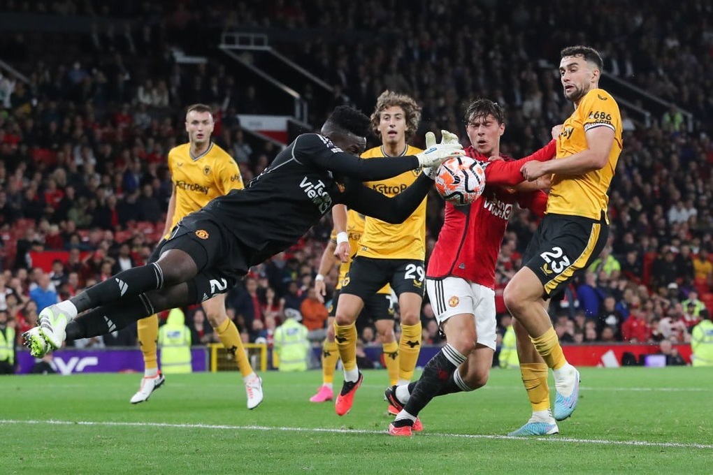 Varane lập công, Man Utd may mắn hạ Wolves - 1 Varane lập công, Man Utd may mắn hạ Wolves - 1