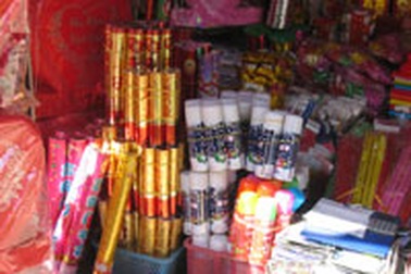 Chưa có chế tài, pháo giấy vẫn làm “khổ” ngành điện