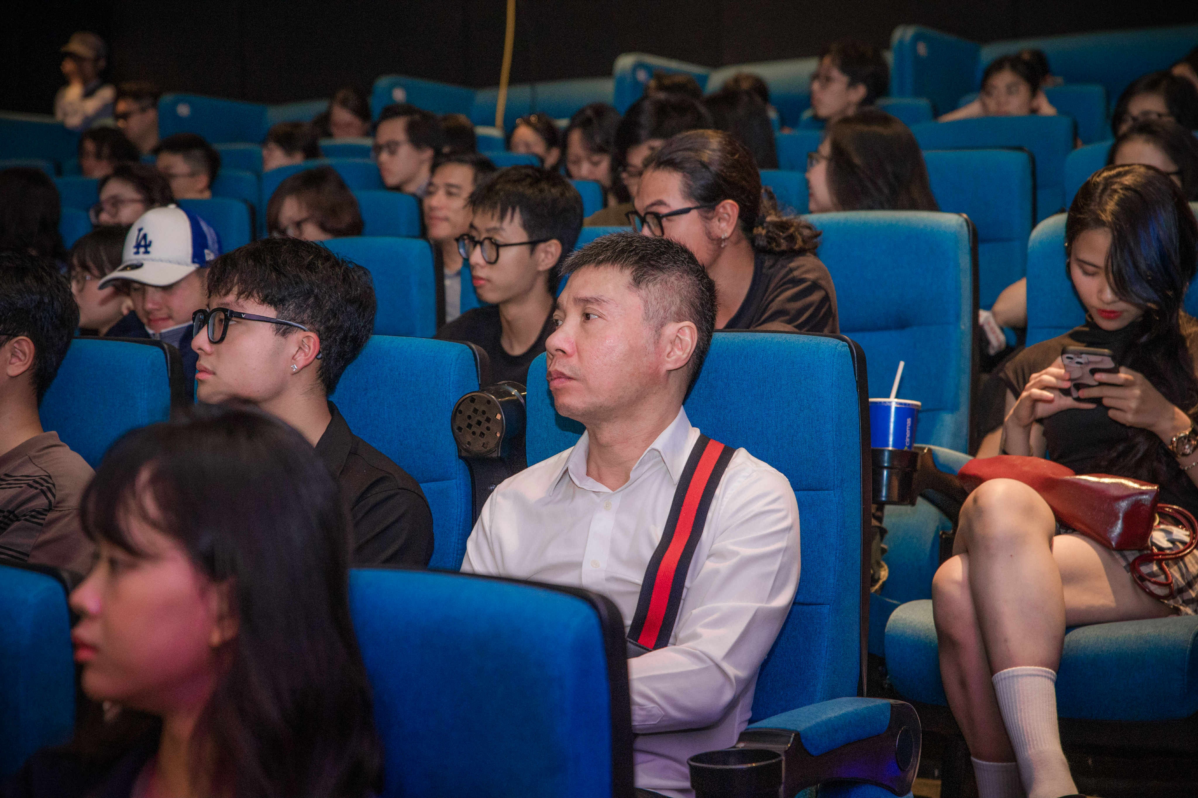Con gái NSND Công Lý: Bố từng không nhìn mặt tôi 2 tháng - 2