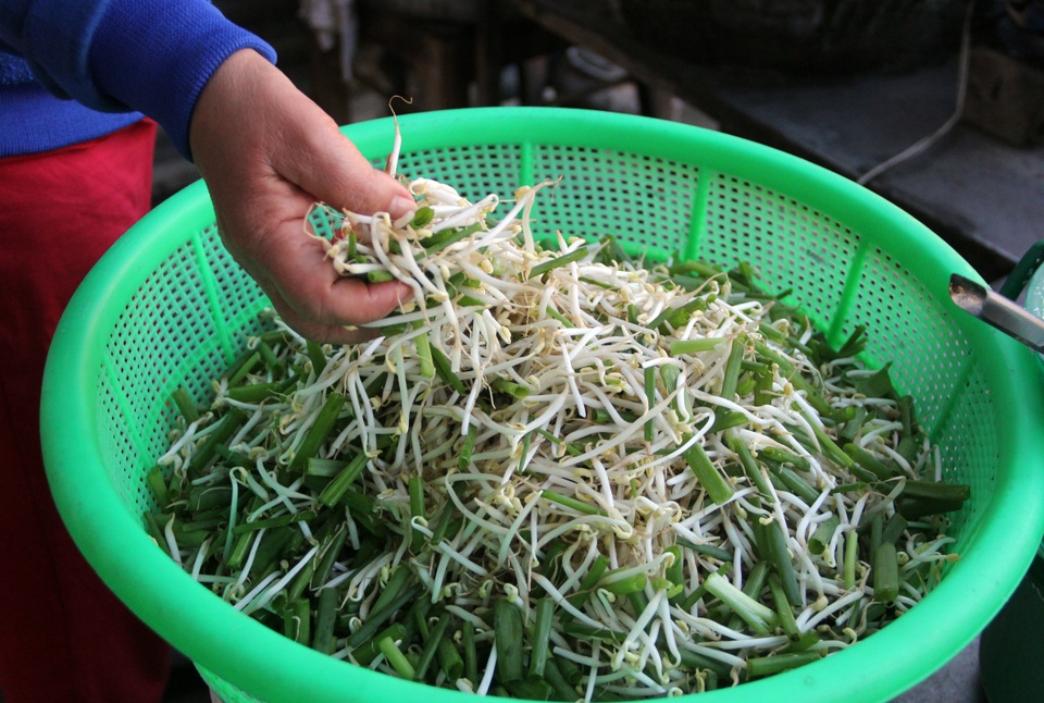 Đến Phú Yên nếm thử món bánh xèo tôm, mực 