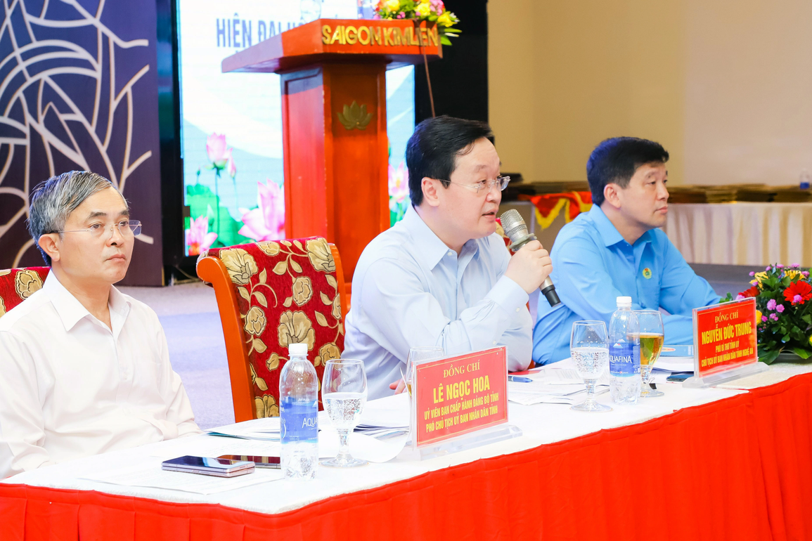 Chủ tịch tỉnh Nghệ An: Giải đáp nhiều thắc mắc về việc làm, tiền lương - 3 Chủ tịch tỉnh Nghệ An: Giải đáp nhiều thắc mắc về việc làm, tiền lương - 3