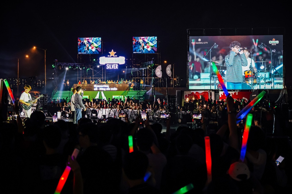 Hơn 50.000 người đón năm 2024 tại trung tâm mới - The Global City - 3 Hơn 50.000 người đón năm 2024 tại trung tâm mới - The Global City - 3
