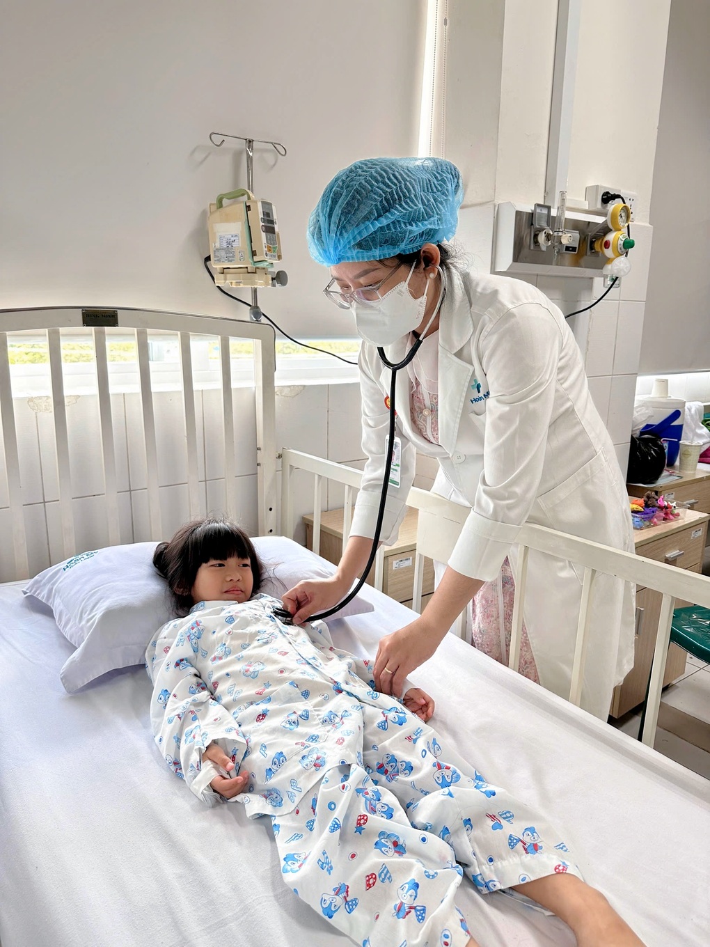 Cứu kịp thời 2 trường hợp nguy kịch vì ngộ độc khí từ máy phát điện - 2 Cứu kịp thời 2 trường hợp nguy kịch vì ngộ độc khí từ máy phát điện - 2