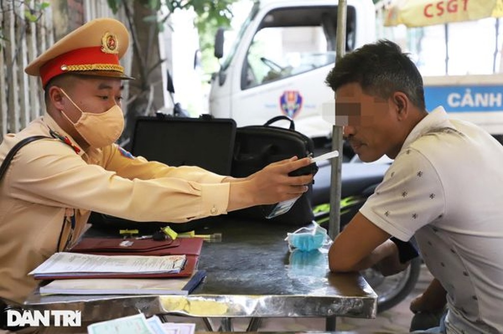 Cô gái trẻ mất trộm xe máy, 141 Hà Nội tìm thấy sau 2 giờ - 12 Cô gái trẻ mất trộm xe máy, 141 Hà Nội tìm thấy sau 2 giờ - 12