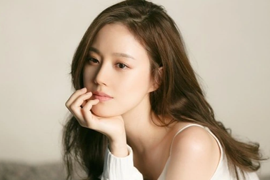 Nữ diễn viên bị tung tin để miệng có mùi lạ khi đóng cảnh thân mật