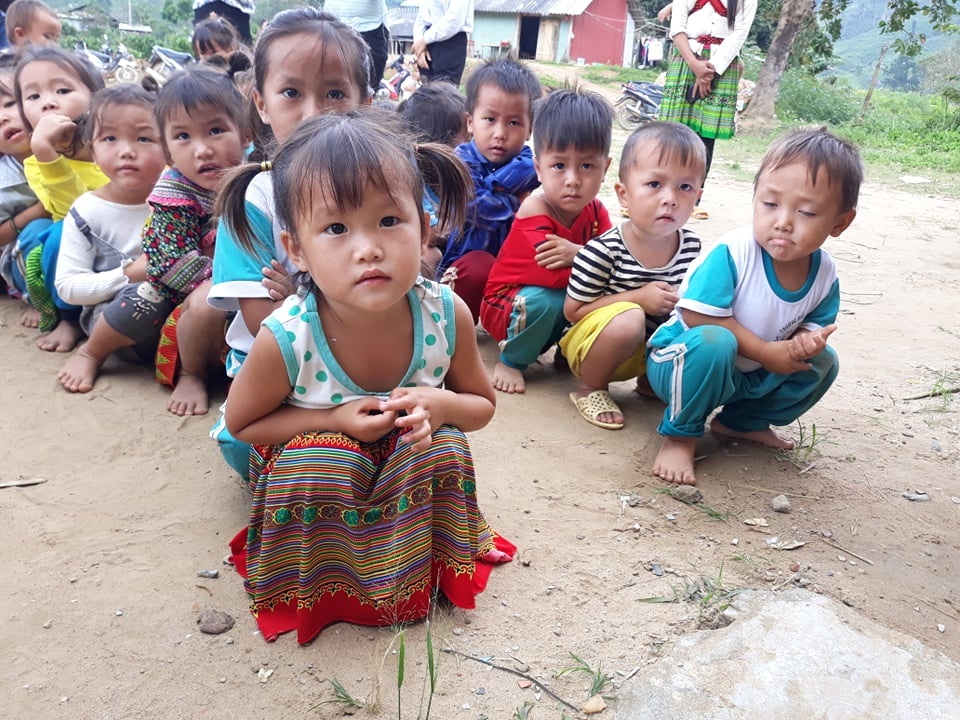 Thầy cô ở M’Đrắk không sợ khổ, chỉ sợ học sinh không đến lớp, không áo mặc - 5 Thầy cô ở M’Đrắk không sợ khổ, chỉ sợ học sinh không đến lớp, không áo mặc - 5