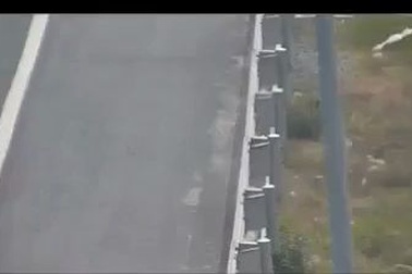 Xe ô tô chạy ngược chiều