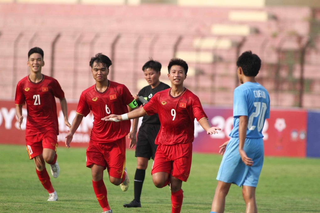 U16 Việt Nam thắng đậm Singapore ở trận ra quân giải Đông Nam Á - 2 U16 Việt Nam thắng đậm Singapore ở trận ra quân giải Đông Nam Á - 2