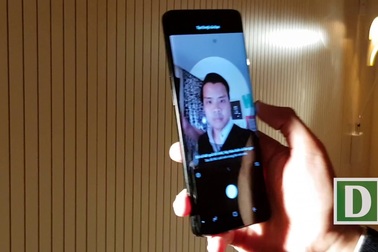 Thử nghiệm tính năng tạo các biểu tượng cảm xúc Emoji trên Galaxy S9+