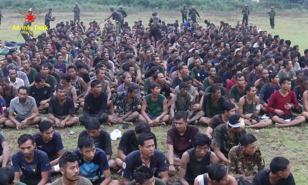Phe nổi dậy Myanmar nói kiểm soát sở chỉ huy quân sự, bắt hàng trăm binh sĩ - 1 Phe nổi dậy Myanmar nói kiểm soát sở chỉ huy quân sự, bắt hàng trăm binh sĩ - 1