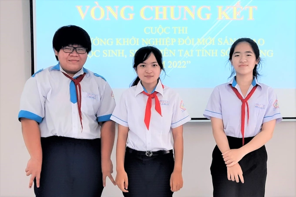 Đổi màu tỏi, thay áo cho sách và những sáng tạo của thầy trò năm 2022 - 6 Đổi màu tỏi, thay áo cho sách và những sáng tạo của thầy trò năm 2022 - 6