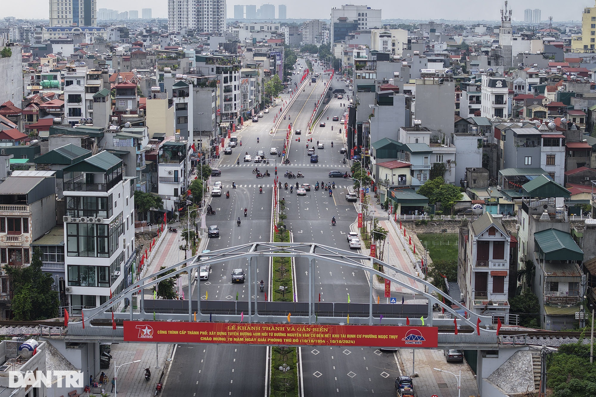 View - Toàn cảnh tuyến đường mới mở trị giá 1.200 tỷ của quận Long Biên | Báo Dân trí