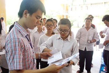 4 ngày coi thi, 4 ngày tim… gõ trống