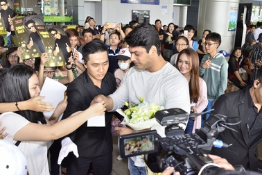 Thanh tra Shiv của phim “Cô dâu 8 tuổi” trở lại Việt Nam