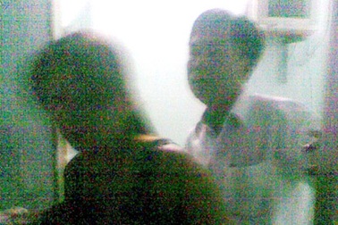 Thẩm phán vào nhà nghỉ với vợ người khác xin từ chức