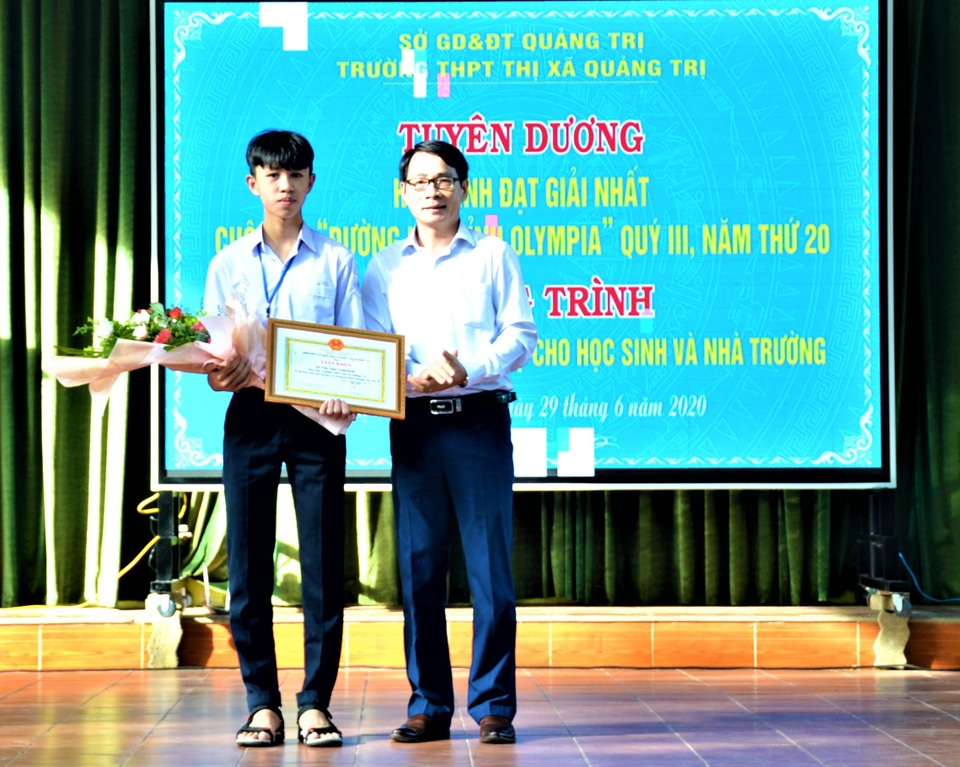 Tuyên dương, khen thưởng học sinh lọt vào chung kết năm Olympia - 1 Tuyên dương, khen thưởng học sinh lọt vào chung kết năm Olympia - 1
