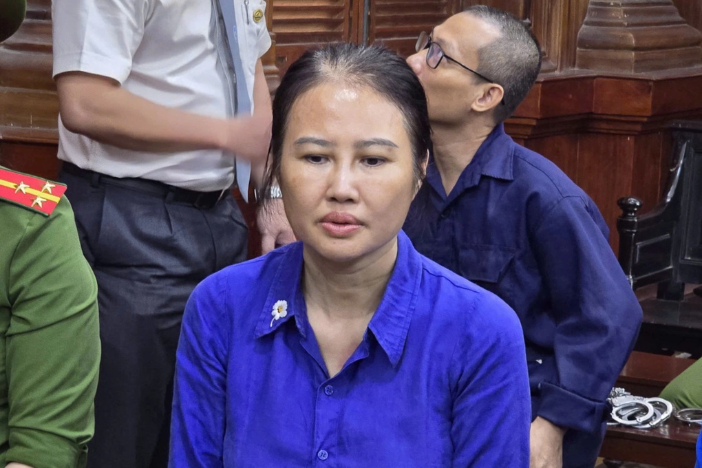 Đang bị truy nã, bà Nguyễn Thị Thanh Nhàn lĩnh thêm 8 năm tù - 2 Đang bị truy nã, bà Nguyễn Thị Thanh Nhàn lĩnh thêm 8 năm tù - 2