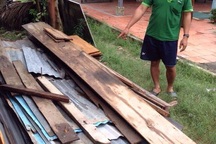 Xuất hiện vết nứt dài 40m, di dời khẩn cấp nhà dân và trạm bơm