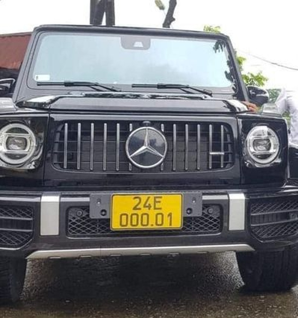 Xôn xao Mercedes-AMG G63 mang biển số vàng: Xe sang 11 tỷ đồng chạy taxi? - 3 Xôn xao Mercedes-AMG G63 mang biển số vàng: Xe sang 11 tỷ đồng chạy taxi? - 3