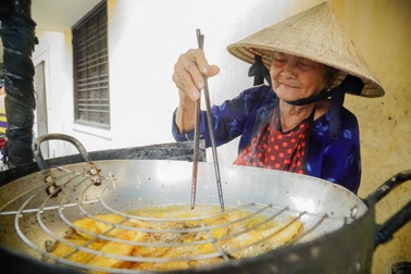 Phương châm sống của cụ bà U90 ở TPHCM khiến nhiều người "xót xa"