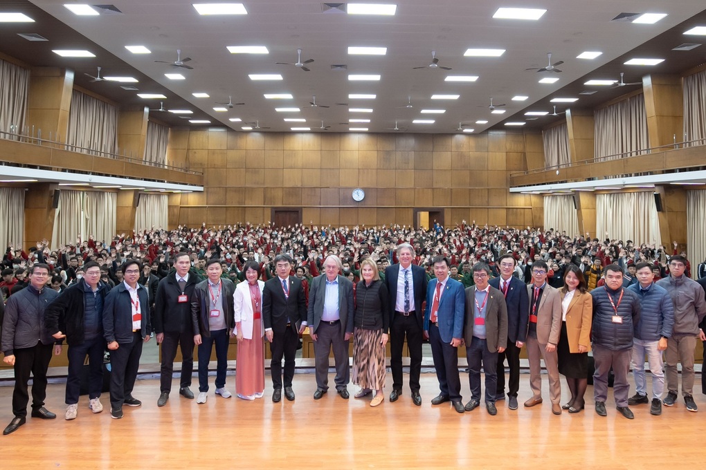 Gần 1.500 công trình đề cử tham gia giải thưởng VinFuture 2024 - 1 Gần 1.500 công trình đề cử tham gia giải thưởng VinFuture 2024 - 1