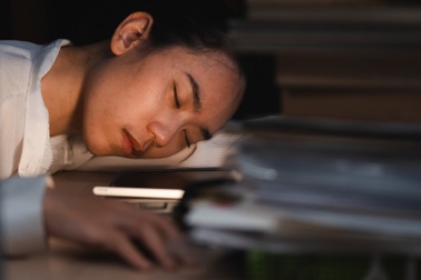 Khi sinh viên biến mùa thi thành "cuộc đua qua môn"