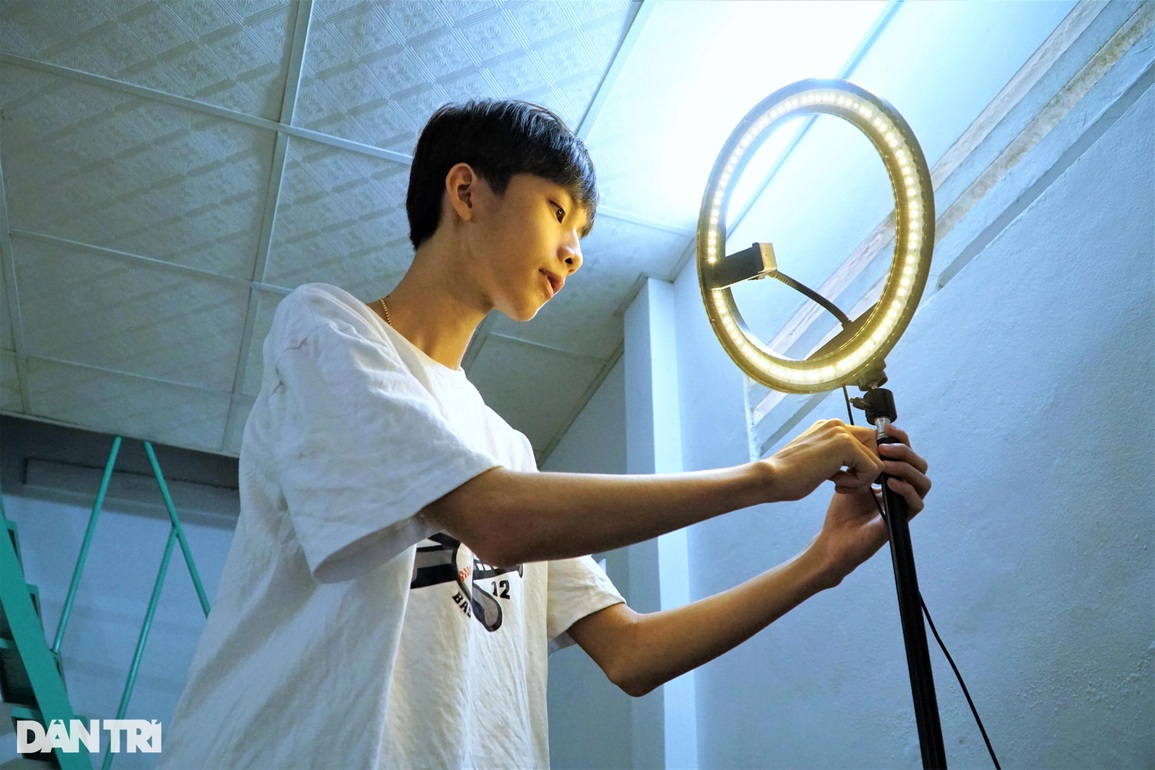 Cặp đôi đồng tính hot TikTok chia sẻ bí quyết thuyết phục được gia đình - 3